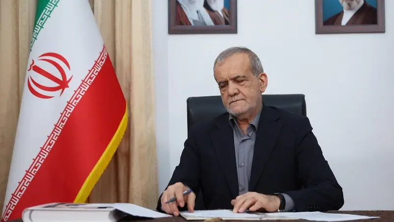 Iranian President Masoud Pezeshkian discussing the US memorandum as a possible diplomatic route to end the prolonged conflict.